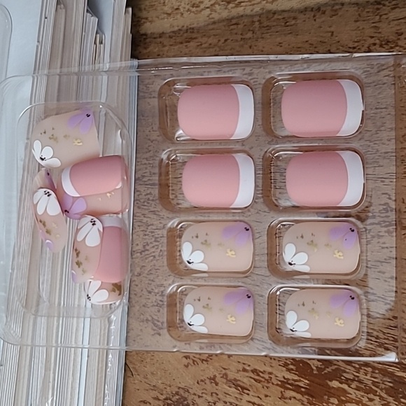 Floral Pink Matte Press On Nails - Picture 15 of 17